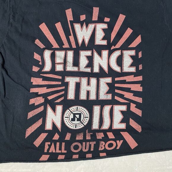 Y2K Fall Out Boy Cropped Band-T Sz M Young Blood Chronicles We Silence The Noise - Picture 3 of 6